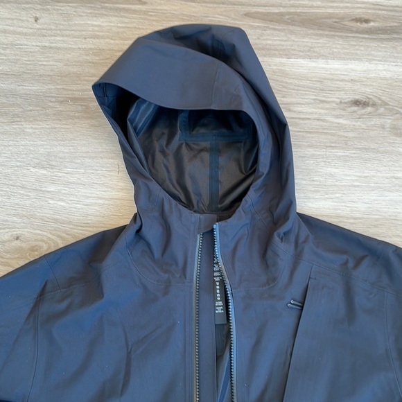 Lululemon Waterproof Full-Zip Rain Jacket men’s size xs s L - Picture 8 of 9